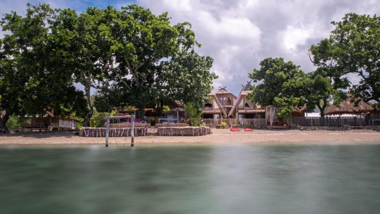 Sunset Moyo Bungalows Moyo Island エクステリア 写真
