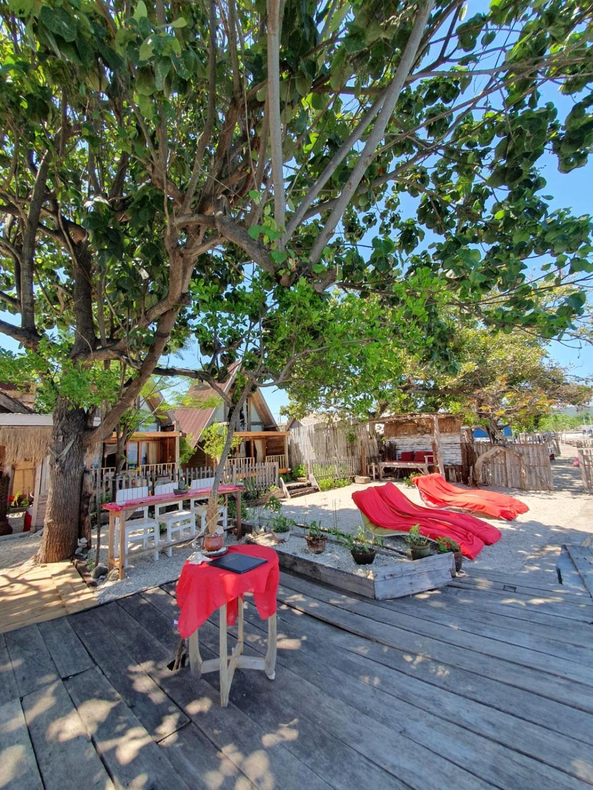 Sunset Moyo Bungalows Moyo Island エクステリア 写真